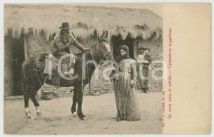 1910 ca COSTUMBRES ARGENTINA Un mate para el estribo - Tarjeta postal Cartolina postale d'epoca, non viaggiata.CONDIZIONI: GFORMATO: FPEDITORE: J. Peuser - Buenos Aires    originale e autentica 1