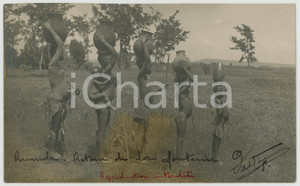 1920 ca AFRIQUE RUANDA Retour de la fontaine - RPPC RARE Photo postcard Fotografia in formato cartolina postale d'epoca, non viaggiata.CONDIZIONI: FAIR (alone al lato inferiore)FORMATO: 14x9 cm    originale e autentica 1