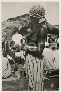 1955 RÉGION D'OUESSO (MOYEN-CONGO) Jeune femme Bakota NU ETHNIQUE Postcard  Cartolina postale d'epoca, non viaggiata.EDITORE: La carte africaine, FranceCONDIZIONI: GFORMATO: FP    originale e autentica 1
