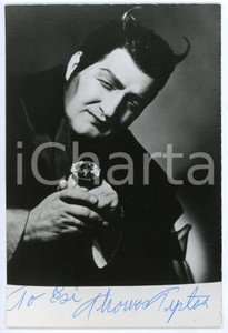 1972 Thomas TIPTON American Baritone as the Devil - AUTOGRAPHED photo 10x15 cm Fotografia d'epoca, con autografo. CONDIZIONI: GFORMATO: 10x15 cm     originale e autentica 1
