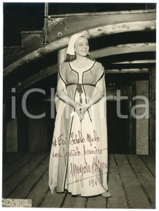 1963 LIRICA Magda OLIVERO soprano - Fotografia con AUTOGRAFO 18x23 cm Fotografia d'epoca, con autografo. CONDIZIONI: GFORMATO: 18x23 cm     originale e autentica 1