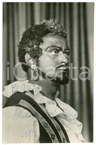 1954 BUENOS AIRES Tenor Carlos GUICHANDUT as Otello - AUTOGRAPHED Photo 9x15 cm Fotografia d'epoca, con autografo. CONDIZIONI: GFORMATO: 9x15 cm     originale e autentica 1