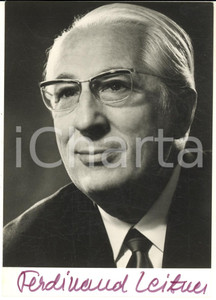 1971 Ferdinand LEITNER German conductor - AUTOGRAPHED Photo 10x15 cm Fotografia d'epoca, con autografo. CONDIZIONI: GFORMATO: 10x15 cm     originale e autentica 1
