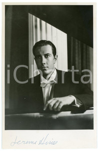 1954 Jerome HINES operatic bass- AUTOGRAPHED Photo 12x18 cm Fotografia d'epoca, con autografo. CONDIZIONI: GFORMATO: 12x18 cm     originale e autentica 1