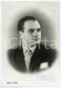 1951 Gianni POGGI tenor - Portrait - AUTOGRAPHED Photo postcard 10x15 cm Fotografia seriale d'epoca, in formato cartolina postale, con autografo. CONDIZIONI: GFORMATO: 10x15 cm     originale e autentica 1