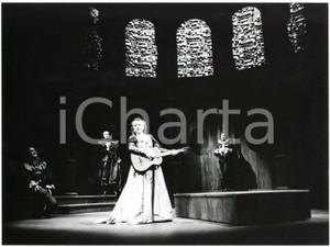 1983 MILANO TEATRO ALLA SCALA "Il convitato di pietra" Iulia MARPOZAN - Foto Fotografia originale, con didascalia al verso, che mostra la rappresentazione al Teatro alla Scala. GOOD/buono  Formato: 24x18 cm originale e autentica 1