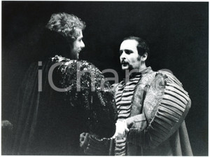 1970 ca TEATRO ITALIA Attori- Ritratto - Foto di scena 24x18 cm  Fotografia originale. GOOD/buono  Formato: 24x18 cm originale e autentica 1