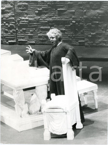 1970 ca LIRICA ITALIA Spettacolo - Foto di scena 18x24 cm (1)  Fotografia originale.FOTOGRAFO: Roberto Marchiori - Firenze GOOD/buono  Formato: 18x24 cm originale e autentica 1