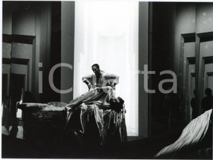 1983 MILANO TEATRO ALLA SCALA "Lohengrin" - Gabriella BARTOLOMEI - Foto (2)  Fotografia originale, con didascalia al verso. GOOD/buono  Formato: 24x18 cm originale e autentica 1