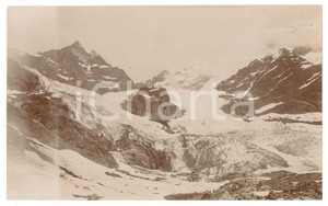 1900 ca ALAGNA VALSESIA Ghiacciaio delle Piode - Fotografia 13x8 cm Fotografia d'epoca.FOTOGRAFO: Dott. Vittorio Ronchetti - Milano FAIR/discreto Lievi smussature agli angoli, difetto di stampa al margine sinistro Formato: 13x8 originale e autentica 1