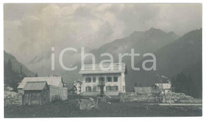 1920 ca MACUGNAGA Panorama con rifugio - Fotografia 13x8 cm Fotografia d'epoca. FAIR/discreto Lievi smussature agli angoli Formato: 13x8 originale e autentica 1