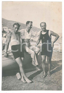 Fotografia d epoca originale 1920 ca ITALIA Uomini in spiaggia  Fotografia anonima 11x8 cm 1