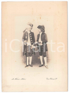 Fotografia d epoca originale 1910 ca MILANO Adolescenti in costume del XVIII sec.  Foto A. FERRARIO 17x23 cm 1