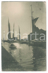 1910 ITALIA Canale con barche al tramonto - Veduta panoramica *Cartolina  Cartolina postale d'epoca, viaggiata. FAIR/discreto piegature angolari Formato: 9x14 cm originale e autentica 1