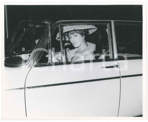1959 MEXICO Silvana PAMPANINI posa con FIAT 1800 Foto 25x20 cm (19)  Fotografia d'epoca. GOOD/buono  Formato: 20x25  originale e autentica 1