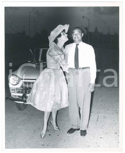 1959 MEXICO Silvana PAMPANINI posa con FIAT 1800 Foto 25x20 cm (29)  Fotografia d'epoca. GOOD/buono  Formato: 20x25  originale e autentica 1