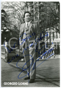 1970 ca LIRICA Baritono Giorgio LORMI - Foto con AUTOGRAFO 10x15 cm Fotografia seriale d'epoca, con autografo.CONDIZIONI: G (minima mancanza di pellicola all'angolo superiore destro)FORMATO: 10x15 cm     originale e autentica 1
