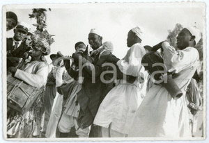 1950 ca ETIOPIA (?) Banda musicale con strumenti tradizionali - Foto 14x10 cm Fotografia originale d'epoca.CONDIZIONI: P (evidenti piegature marginali; lievi macchie in trasparenza))FORMATO: 14x10 cm    originale e autentica 1