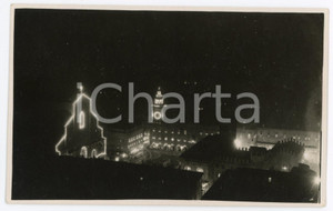 1950 ca BOLOGNA Piazza Maggiore - Veduta con Basilica di San Petronio illuminata Fotografia originale d'epoca, in formato cartolina postale.CONDIZIONI: GFORMATO: 14x9 cm    originale e autentica 1