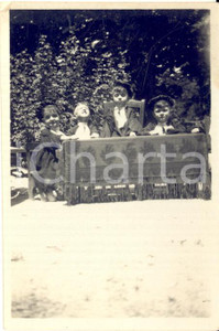 1934 ITALIA - COSTUME - Un tribunale di bambini - Foto CURIOSA 5,5x8,5 cm Fotografia originale d'epoca.CONDIZIONI: G (minima abrasione angolare)FORMATO: 5,5x8,5 cm    originale e autentica 1