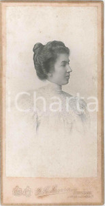 1880 ca TORINO Ritratto donna di profilo in abito bianco - Foto G. B. BERRA Fotografia d'epoca, su cartoncino rigido.FOTOGRAFO: G. B. Berra - Torino.CONDIZIONI: GFORMATO: 7x14 cm    originale e autentica 1