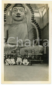 1935 ca MUMBAI Leoni di SAN MARCO con statua di BUDDHA Foto 6x11 cm Fotografia d'epoca. GOOD/buono  Formato: 11x6 cm originale e autentica 1