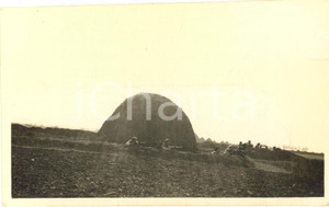 1935 ca CINA TIENTSIN Leoni di SAN MARCO Campo di tiro - Tombe cinesi *Foto (3) Fotografia d'epoca.CONDIZIONI: GFORMATO: 11x6 cm    originale e autentica 1
