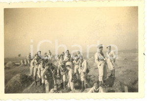 1935 ca CINA TIENTSIN Leoni di SAN MARCO Marce tra le tombe cinesi *Foto 9x6 (1) Fotografia d'epoca.CONDIZIONI: F (difetti di stampa)FORMATO: 9x6 cm    originale e autentica 1