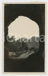 1935 ca CINA - Paesaggio di montagna (3) - Foto VINTAGE 10x6 cm Fotografia d'epoca.CONDIZIONI: F (lievi smussature angolari, abrasioni al lato superiore)FORMATO: 10x6 cm    originale e autentica 1