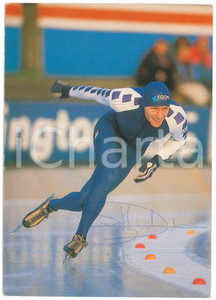 1985 ITALIA PATTINAGGIO Maurizio MARCHETTO - Foto seriale con AUTOGRAFO 10x15 cm Fotografia seriale con autografo al recto e al verso.Viaggiata.CONDIZIONI: F (smussature angolari)FORMATO: 10x15 cm     originale e autentica 1