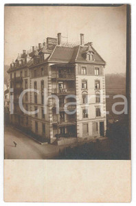 1906 ZURICH (SWITZERLAND) Facciata di un condominio - Foto ANIMATA 9x14 cm  Fotografia d'epoca, in formato cartolina postale, viaggiata. GOOD/buono  Formato: 9x14 cm originale e autentica 1