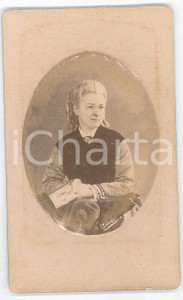 Fotografia d epoca originale 1870 ca FRANCE Portrait de femme assise Photo SILLI NICE/VICHY CDV 1