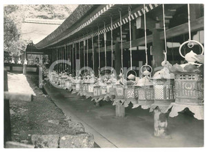 1940 ca JAPAN - TEMPLES - Votive lamps - Photo 15x10 cm Fotografia originale d'epoca. GOOD/buono ma minima sbrecciatura angolare Formato: 15x10 cm originale e autentica 1
