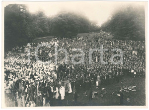 1932 VOLPIANO Congresso Eucaristico - Parco Villa RIPA DI MEANA - Processione *2 Fotografia originale d'epoca, con didascalia e timbro del fotografo al verso.FOTOGRAFO: Cristoforo Capello - Torino.   GOOD/buono  Formato: 23x17 cm originale e autentica 1