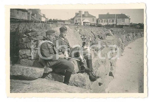 1936 JERSEY (UK) WEHRMACHT - 13 Komp. Inf. Rgt. 15 - Officers *Photo 9x6 (4) Fotografia originale d'epoca.    FAIR/discreto residui cartacei al verso Formato: 9x6 cm originale e autentica 1