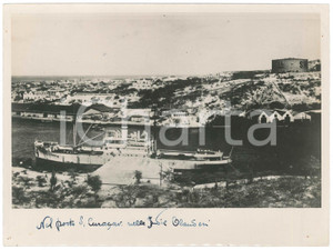 1950 ca ANTILLE OLANDESI - CURAÇAO - Veduta del porto - Foto 24x18 cm Fotografia originale d'epoca, con didascalia. FAIR/discreto piegature angolari e piccoli fori di affissione Formato: 24x18 cm originale e autentica 1