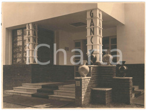 1930 ca ARCHITETTURA FASCISTA - CANELLI (?) Palazzina GANCIA - Foto 23x17 cm Fotografia originale d'epoca. FAIR/discreto vasto residuo cartaceo al verso Formato: 23x17 cm originale e autentica 1