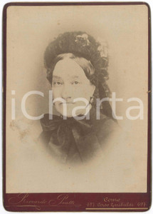 1890 ca COMO Ritratto di donna vestita a lutto - Foto Riccardo PIATTI 17x24 cm Fotografia d'epoca, montata su cartoncino rigido.FOTOGRAFO: Riccardo Piatti - Como, corso Garibaldi 697 GOOD/buono  Formato: 17x24 cm originale e autentica 1