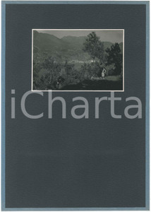 1935 LAGO D'ISEO - SALE MARASINO - Veduta - Fotografia  Fotografia d'epoca, montata su cartoncino morbido rivestito.Didascalia dattiloscritta ed etichetta adesiva al verso. GOOD/buono  Formato: 14x10 cm (foto); 34x23 cm (cartoncino) originale e autentica 1