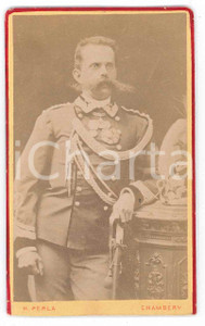 1875 ITALIA Umberto di SAVOIA Principe di Piemonte - Divisa generale - Foto CDV  Fotografia originale d'epoca, montata su cartoncino rigido.FOTOGRAFO: H. Perla - Chamb&eacute;ry GOOD/buono  Formato: 6x10 cm originale e autentica 1
