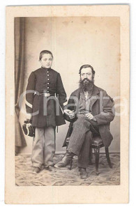 1865 ca IVREA Ritratto padre e figlio GENTINO - Foto MARIANI CDV  Fotografia d'epoca, montata su cartoncino morbido.Didascalia manoscritta al verso. GOOD/buono  Formato: 6x10 cm originale e autentica 1