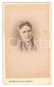 1875 ca GENEVE (SUISSE) Portrait d'une femme - Photo BOISSONNAS CDV  Fotografia originale d'epoca, montata su cartoncino rigido. FAIR/discreto lievi fioriture Formato: 6x10 cm originale e autentica 1