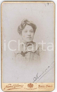 1890 ca MONACO MONTE-CARLO Giovane donna italiana - Foto NUMA BLANC CDV Fotografia d'epoca, su cartoncino rigido.CONDIZIONI: G GOOD/buono  Formato: 6x10 cm originale e autentica 1
