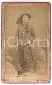 1870 ca ASCOLI PICENO Ritratto di bersagliere - Foto ANASTASI CDV  Fotografia originale d'epoca, montata su cartoncino rigido. POOR/danneggiato fioriture e residuo di colla Formato: 6x10 cm originale e autentica 1