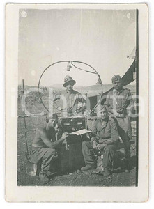 1940 ca AOI ETIOPIA Telegrafisti in una stazione - Foto 6x9 cm Fotografia originale d'epoca, con didascalia al verso. GOOD/buono  Formato: 6x9 cm originale e autentica 1