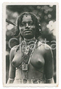 1940 ca AOI ETIOPIA Donna indigena - NUDO ETNICO (7) Foto 6x9 cm Fotografia originale d'epoca. GOOD/buono  Formato: 6x9 cm originale e autentica 1