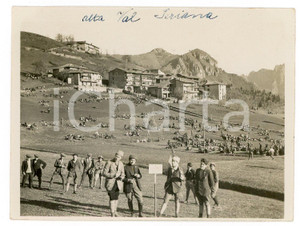 1920 ca ALTA VAL SERIANA Gruppo Escursionisti VOGHERA *Ritratto e paesaggio (2) Fotografia d'epoca. FAIR/discreto Lievi abrasioni e piegature angolari Formato: 12 x 9 cm originale e autentica 1