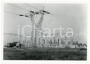 1965 VERDERIO (LC) Stazione elettrica - Foto 18x13 cm (1) Fotografia d'epoca. GOOD/buono minimi difetti di stampa Formato: 18x13 cm originale e autentica 1
