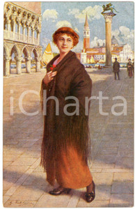 1916 Artista G. CALDERINI (?) VENEZIA - Donna a San Marco - Cartolina (1)  Cartolina postale d'epoca, viaggiata. GOOD/buono  Formato: 9x14 cm originale e autentica 1