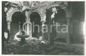 1945 ca WW2 BRESCIA - Bombardamenti - Cortile danneggiato (1) Foto 18x13  Fotografia d'epoca.  GOOD/buono  Formato: 18x13 cm originale e autentica 1